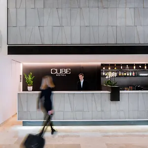 Cube Szálloda