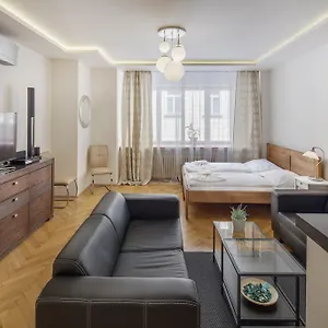 Selinor Old Town Apartmanhotel